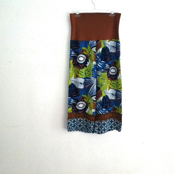 Blue/green/brown floral double layers capri pants, with embroidery, sequins/bead - Picture 4 of 7